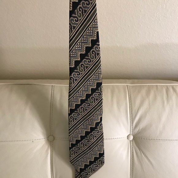 Giorgio Armani Silk Men’s Tie - Picture 5 of 5